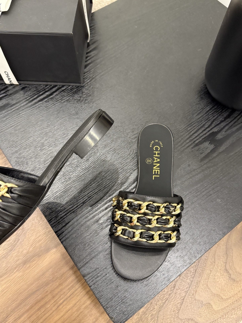 Ch**el slippers